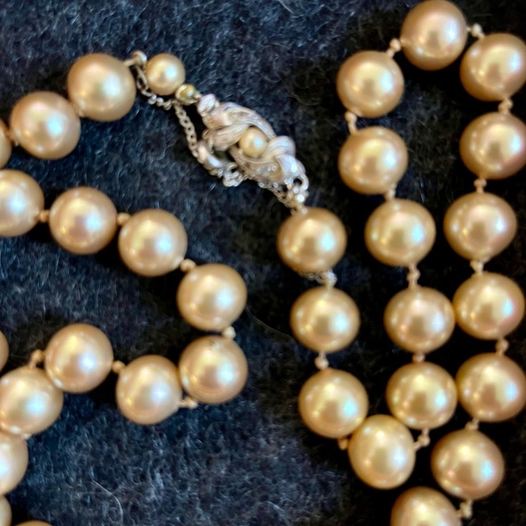 Antique high quality 10 mm cultured pearls. 14k gold. 12” Champagne colour. - Picture 5 of 7